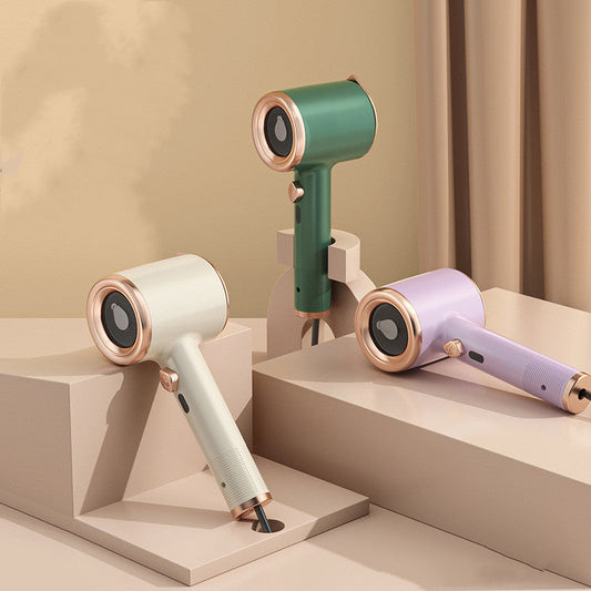 SteamEase – Le mini défroisseur portable qui lisse vos vêtements en quelques secondes, où que vous soyez