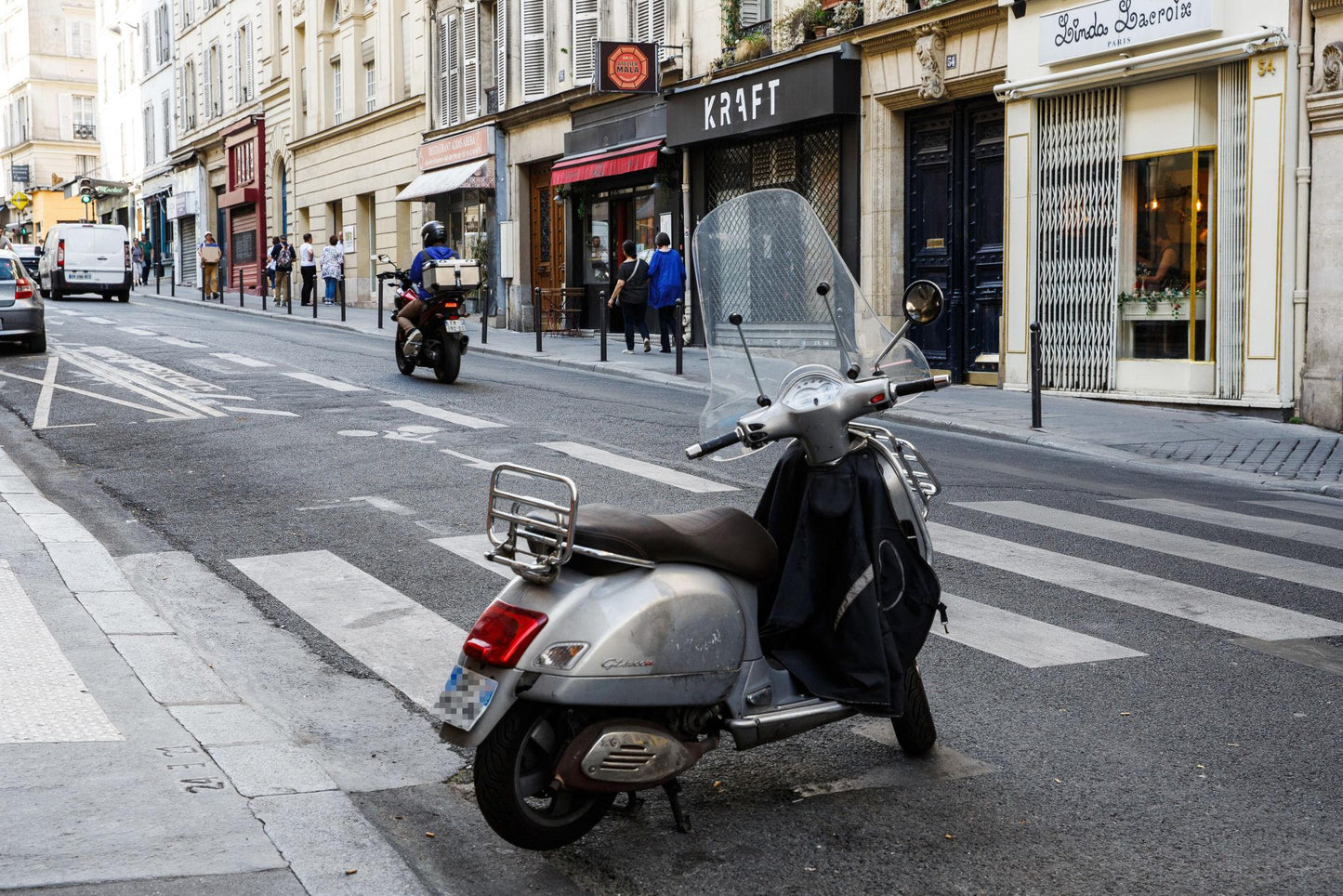 Traceur GPS 4G discret – Suivi en temps réel pour voiture, scooter et moto