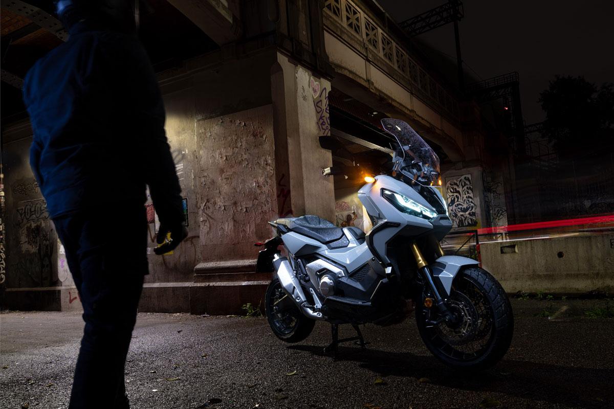 Traceur GPS 4G discret – Suivi en temps réel pour voiture, scooter et moto